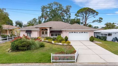 407 68th Avenue Dr W, Bradenton, FL 34207