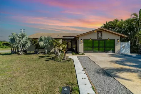 4003 SE 1st Ct, Cape Coral, FL 33904