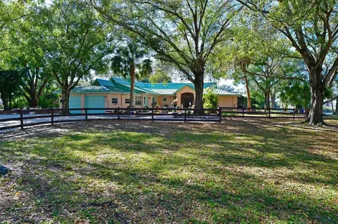 6418 13th Street Ct E, Bradenton, FL 34203