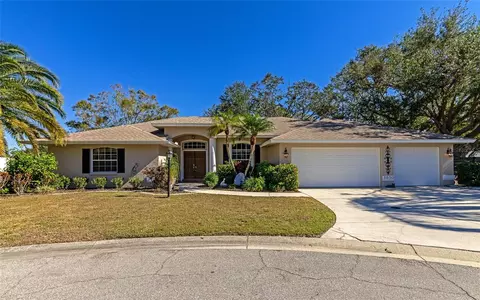 5650 Country Walk Ln, Sarasota, FL 34233