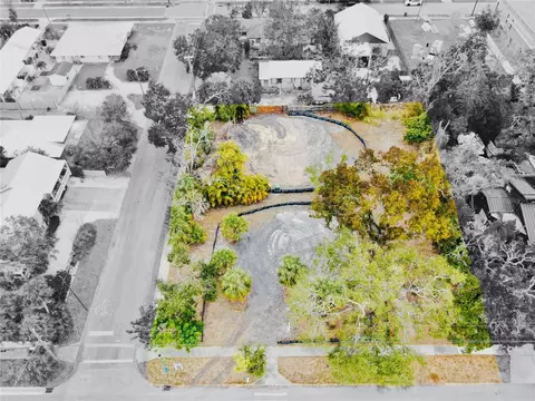 1705 6th St, Sarasota, FL 34236