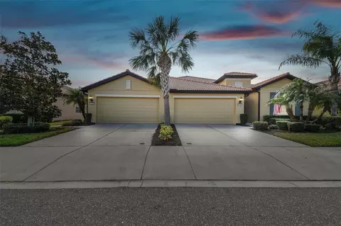 314 Mystic Falls Dr, Apollo Beach, FL 33572