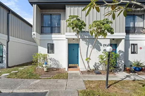 4001 Beneva Rd #208, Sarasota, FL 34233