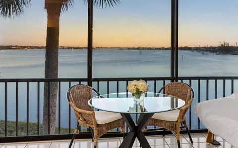 1602 Stickney Point Rd #1602-301, Sarasota, FL 34231