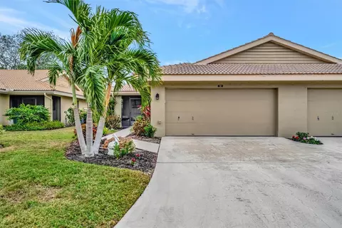 7167 Wood Creek Dr #3, Sarasota, FL 34231