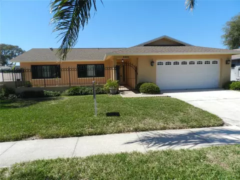 9400 Ridge Rd, Seminole, FL 33772