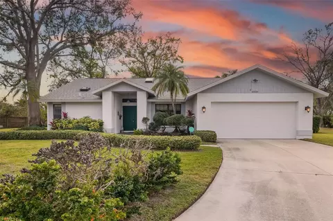 4884 Huntleigh Dr, Sarasota, FL 34233