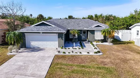 306 111th St E, Bradenton, FL 34212