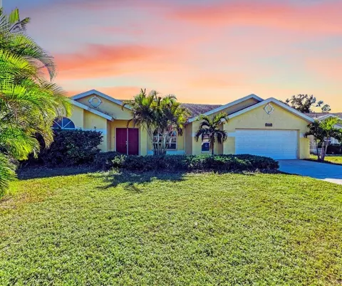 4581 E Dover Street Cir, Bradenton, FL 34203