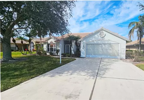 8282 Parkside Dr, Englewood, FL 34224