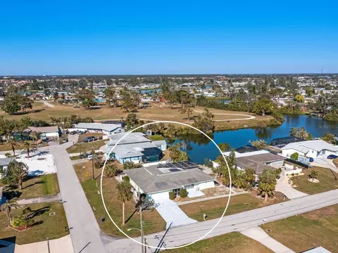 403 Pine Tree Ter, Venice, FL 34293