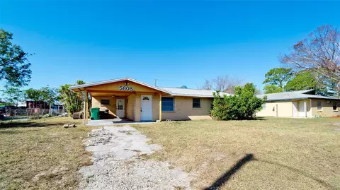 5808 2nd St W, Bradenton, FL 34207
