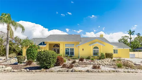 919 82nd St NW, Bradenton, FL 34209