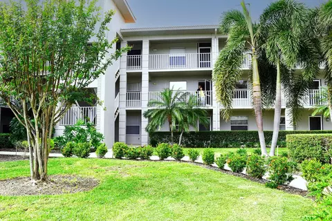 9320 Clubside Cir #2105, Sarasota, FL 34238