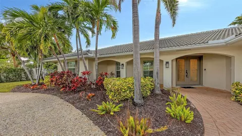 605 Wild Turkey Ln, Sarasota, FL 34236
