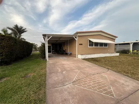 211 52nd Ave E, Bradenton, FL 34203