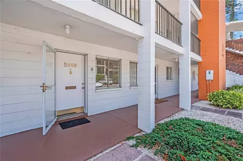 5889 Canal Dr #I4, Bradenton, FL 34207
