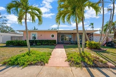 2412 Crescent Ct E, Bradenton, FL 34208 photo 1