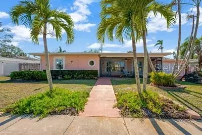 2412 Crescent Ct E, Bradenton, FL 34208
