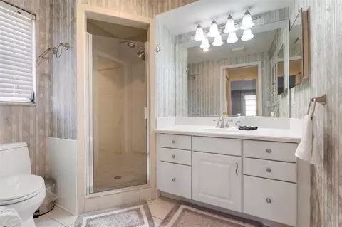 Bath - 5207 Bimini Dr, Bradenton, FL 34210 photo 1 of 2