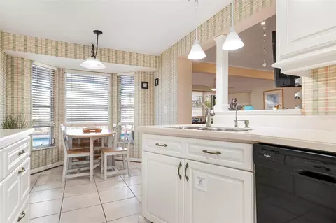Kitchen - 5207 Bimini Dr, Bradenton, FL 34210 photo 3 of 4