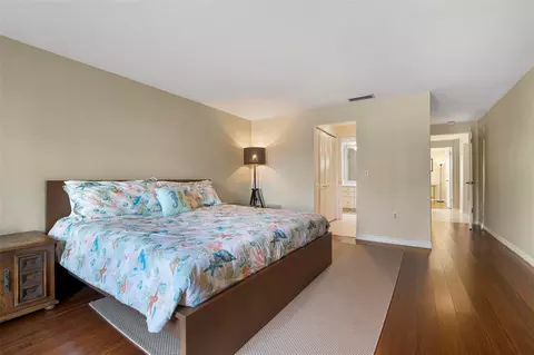 Bedroom - 5207 Bimini Dr, Bradenton, FL 34210 photo 2 of 4