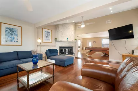 Living - 5207 Bimini Dr, Bradenton, FL 34210 photo 4 of 5