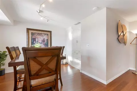 Dining - 5207 Bimini Dr, Bradenton, FL 34210 photo 4 of 5