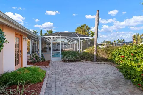 Exterior - 5207 Bimini Dr, Bradenton, FL 34210 photo 8 of 10