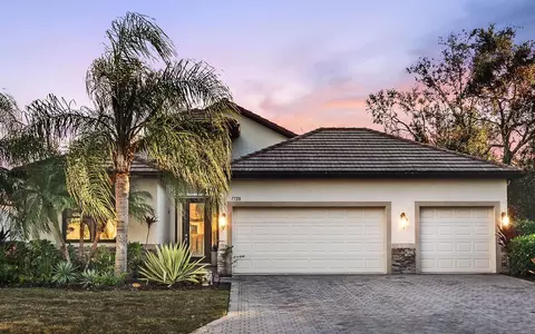 7728 Rio Bella Pl, Bradenton, FL 34201