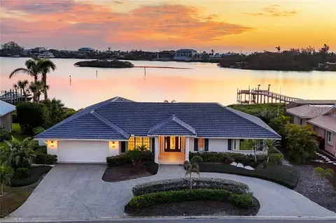 419 Yacht Harbor Dr, Osprey, FL 34229