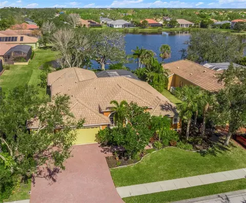 4850 Sweetshade Dr, Sarasota, FL 34241