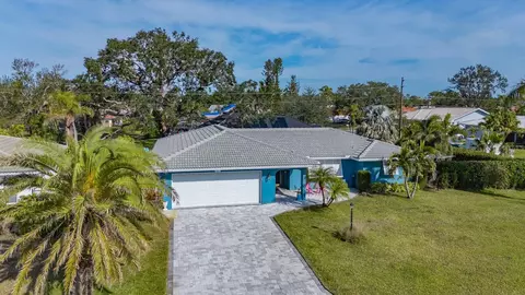 429 N Rossetti Dr, Nokomis, FL 34275