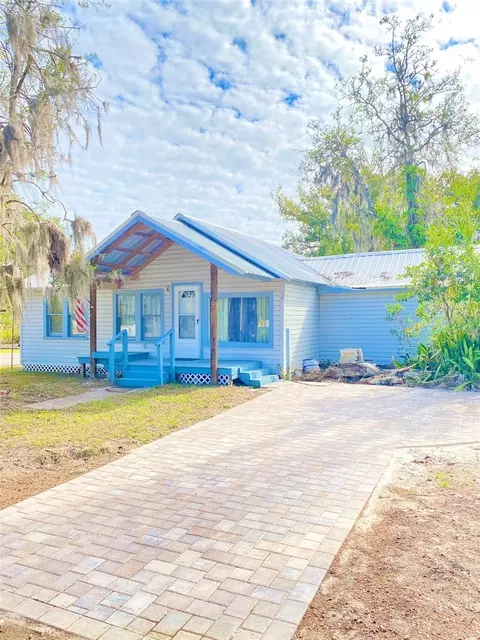 10607 3rd St, Thonotosassa, FL 33592