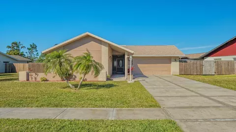 6556 Waterford Cir, Sarasota, FL 34238