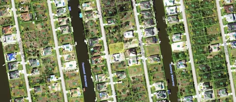 8113 Antwerp Cir, Port Charlotte, FL 33981