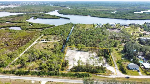 9045 Caloosa Dr, Venice, FL 34293