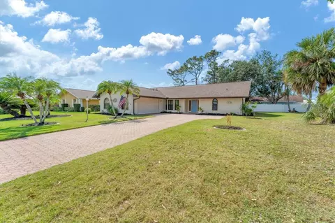 1219 Sleepy Hollow Rd, Venice, FL 34285