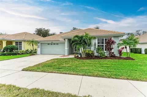 2831 Whispering Pine Ln, North Port, FL 34287