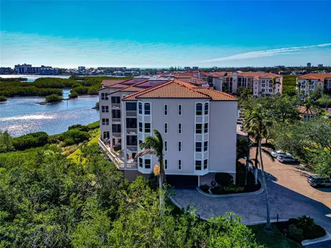 5450 Eagles Point Cir #301, Sarasota, FL 34231