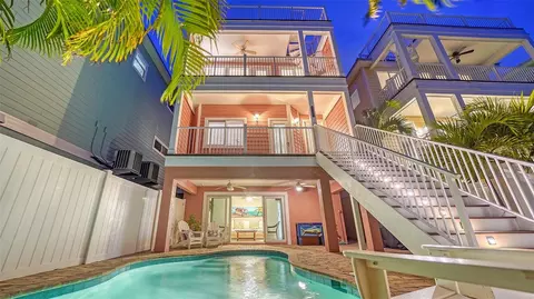 3107 Avenue E, Holmes Beach, FL 34217