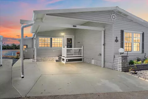 390 Bimini Dr, Palmetto, FL 34221