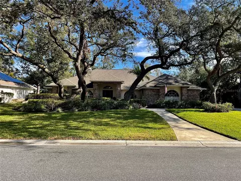 2704 Barret Ave, Plant City, FL 33566
