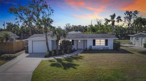 3150 Lake Ridge Dr, Sarasota, FL 34237