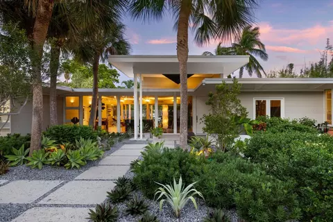117 S Polk Dr, Sarasota, FL 34236