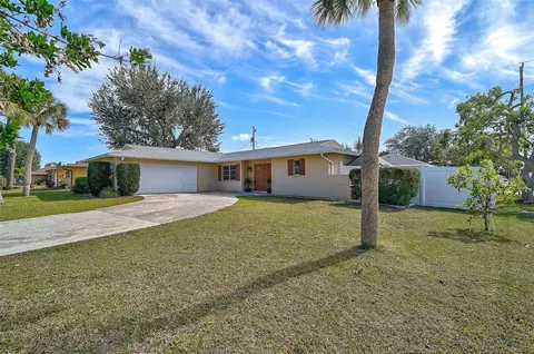 372 Tihami Rd, Venice, FL 34293