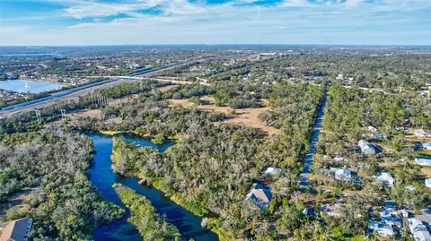 8330 Linger Lodge Rd, Bradenton, FL 34202