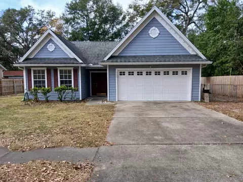 305 Pinecrest Rd, Mount Dora, FL 32757