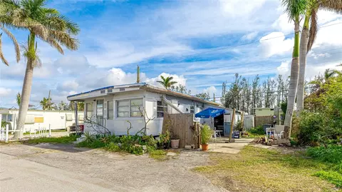 3719 116th St W, Bradenton, FL 34210