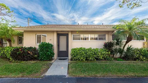 2782 Woodgate Ln #18, Sarasota, FL 34231